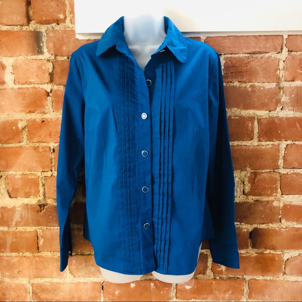 Rounded Collar Tuxedo Front Button Down